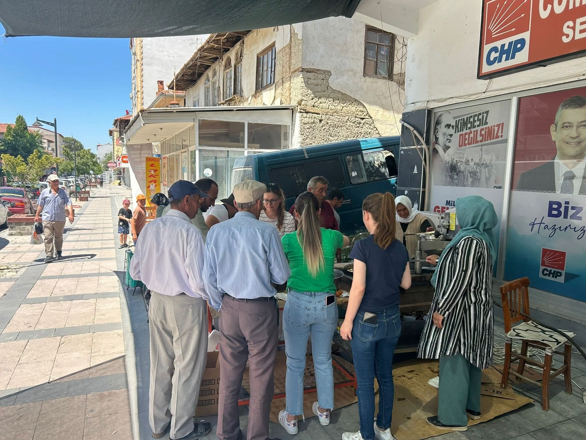Ferdi Zeyrek Unutulmadı Selendi’de Anlamlı Lokma Hayrı (4)