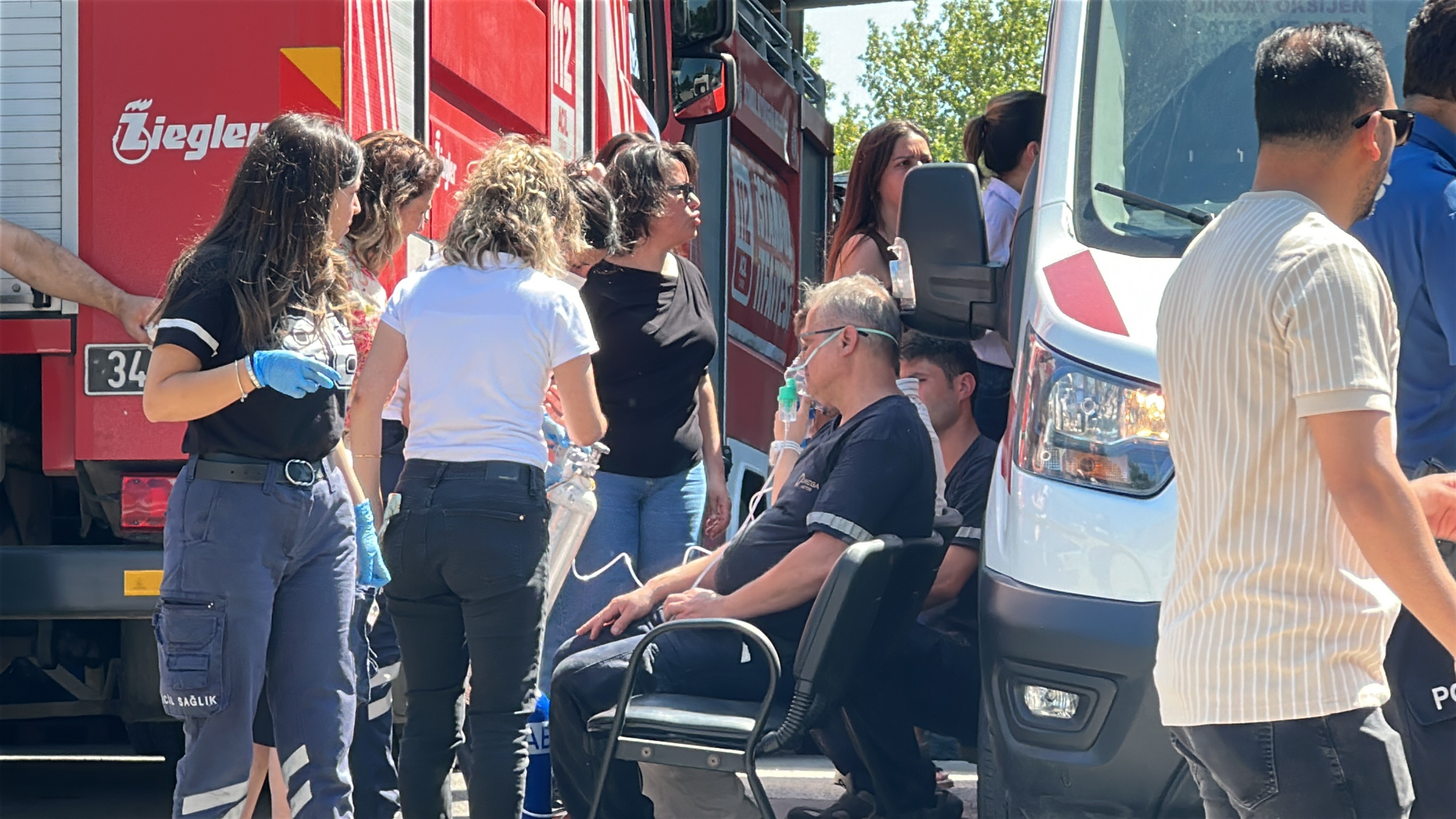 Motor Fabrikasında Yangın Çıktı 10 Işçi Dumandan Etkilendi (4)