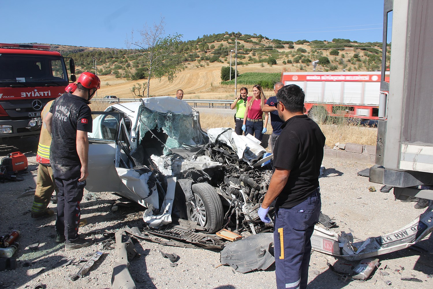 Kula’da Feci Kaza Baba Ve 3 Çocuğu Hayatını Kaybetti (5)