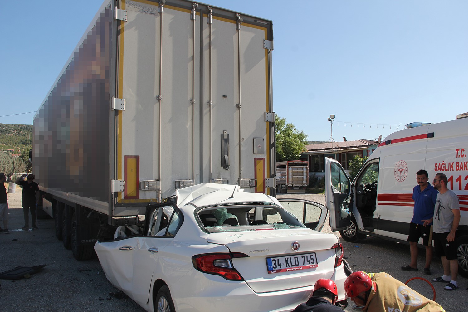 Kula’da Feci Kaza Baba Ve 3 Çocuğu Hayatını Kaybetti (6)