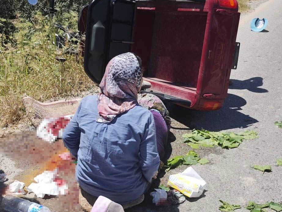Manisa'da Bağdan Dönen Kadınlar Kaza Yaptı 1 Ölü, 1 Yaralı (2)