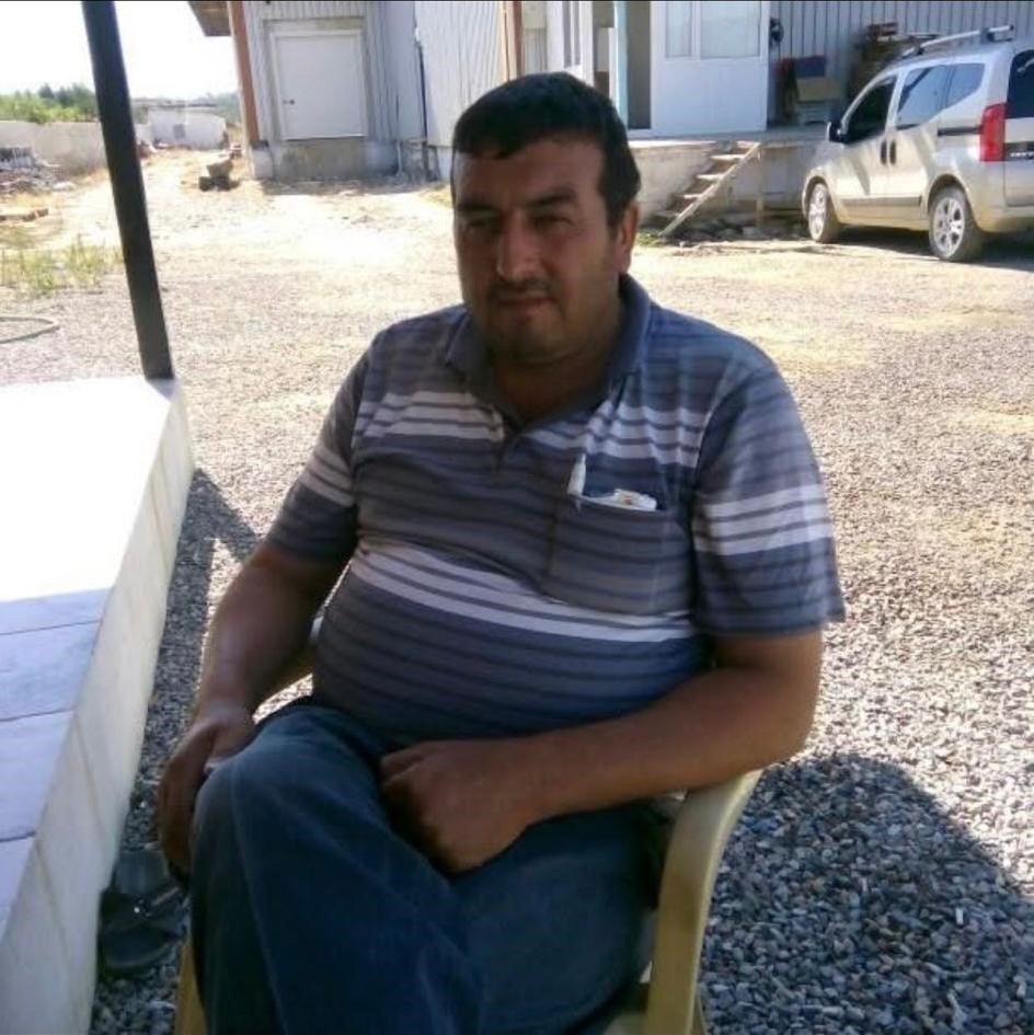 Manisa'da Gece Yarısı Korkunç Kaza Traktöre Çarpan Araç Muhtarı Hayattan Kopardı (3)