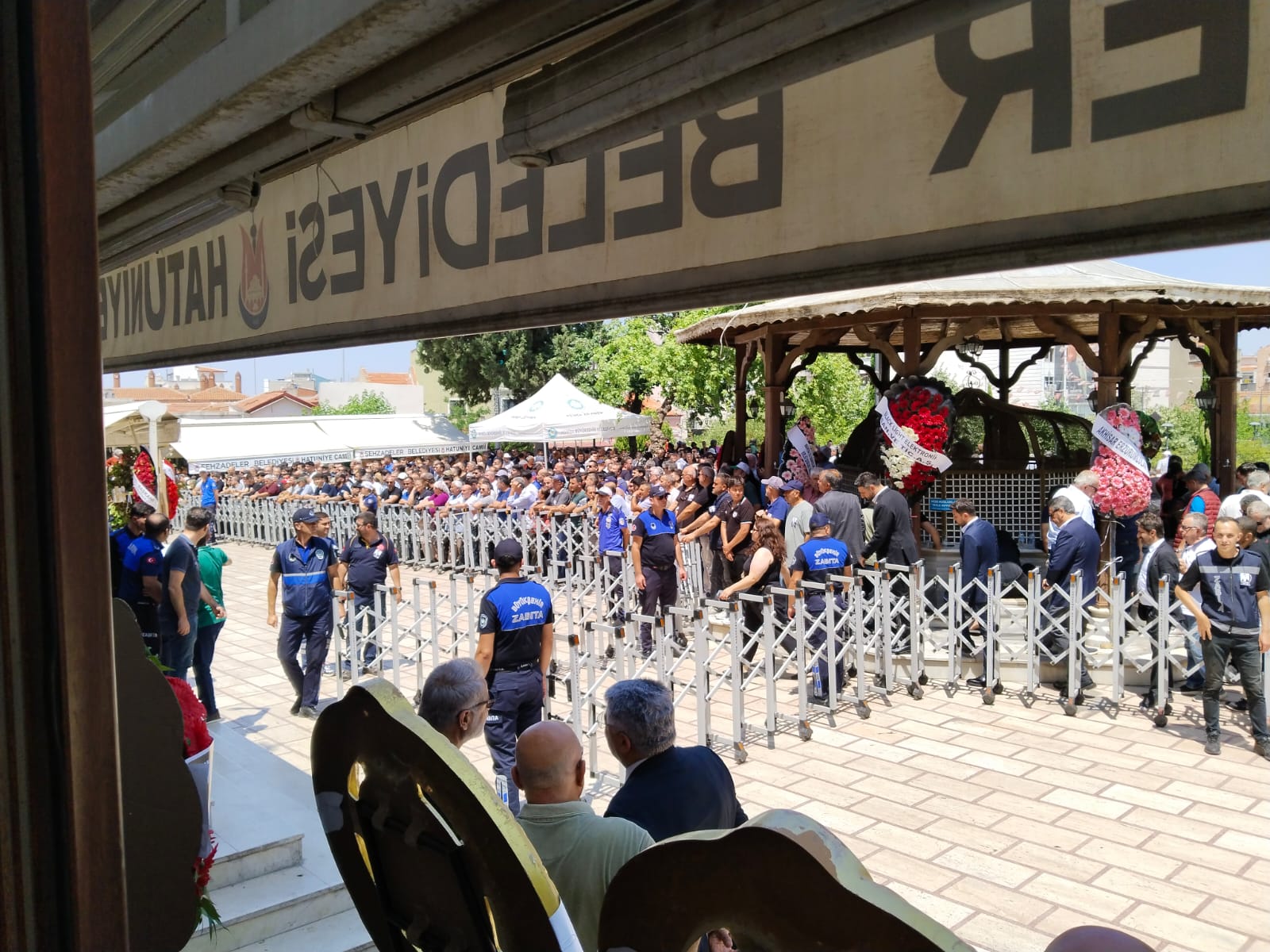 Yüzlerce Manisalı Ferdi Başkanı’nı Uğurlamak Için Toplandı (3)
