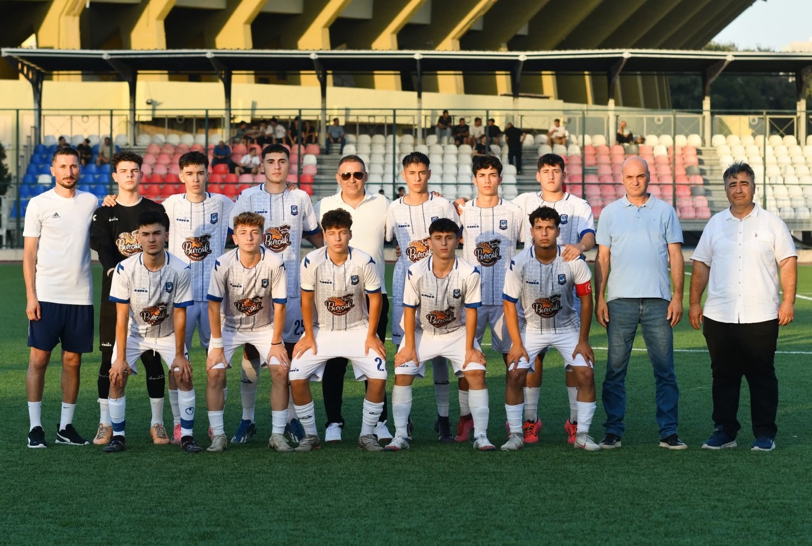 Yunusemre’nin U17 Takımı İzmir’de Tarih Yazdı! (1)-1