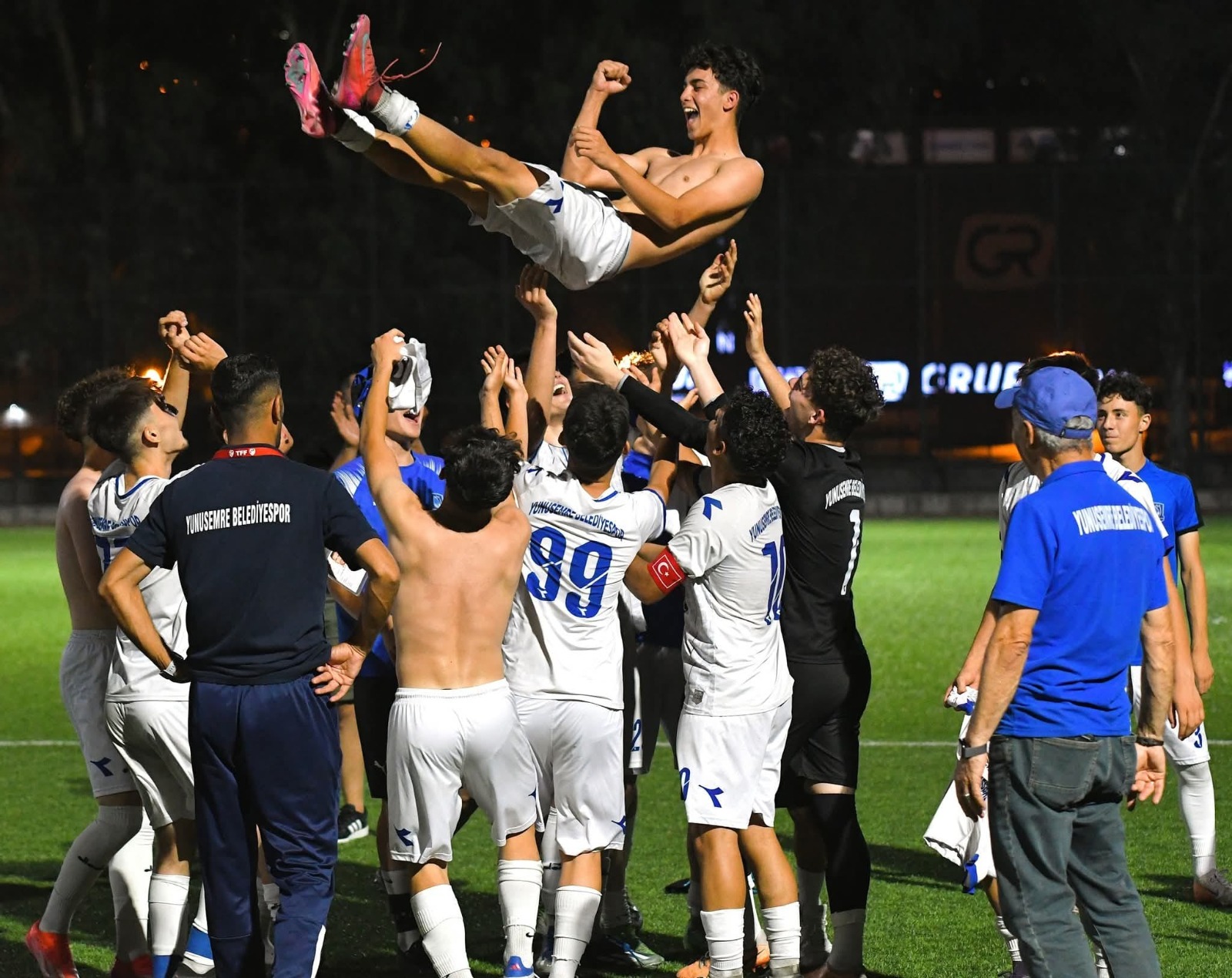 Yunusemre’nin U17 Takımı İzmir’de Tarih Yazdı! (3)