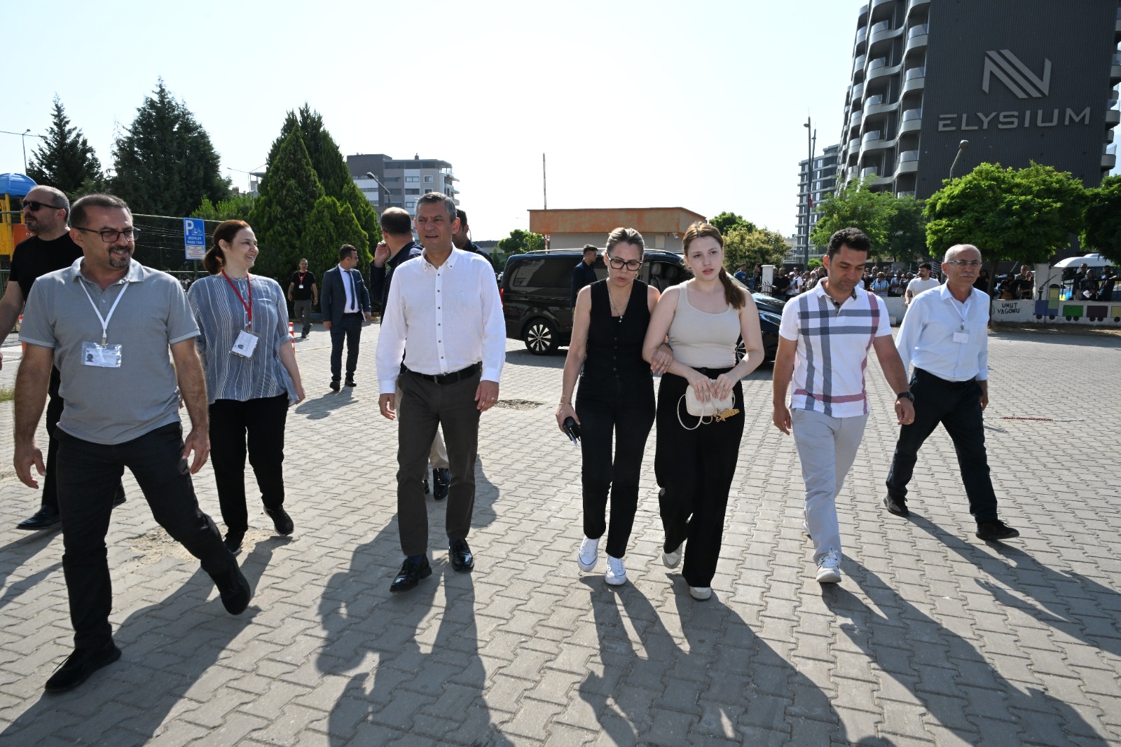 Beni Babam Götürecekti Demişti… Özgür Özel Sözünü Tuttu, Nehir’i Sınava O Götürdü (1)-1