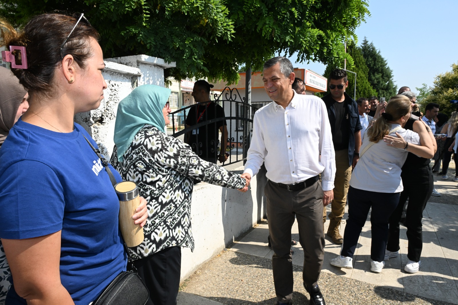 Beni Babam Götürecekti Demişti… Özgür Özel Sözünü Tuttu, Nehir’i Sınava O Götürdü (4)
