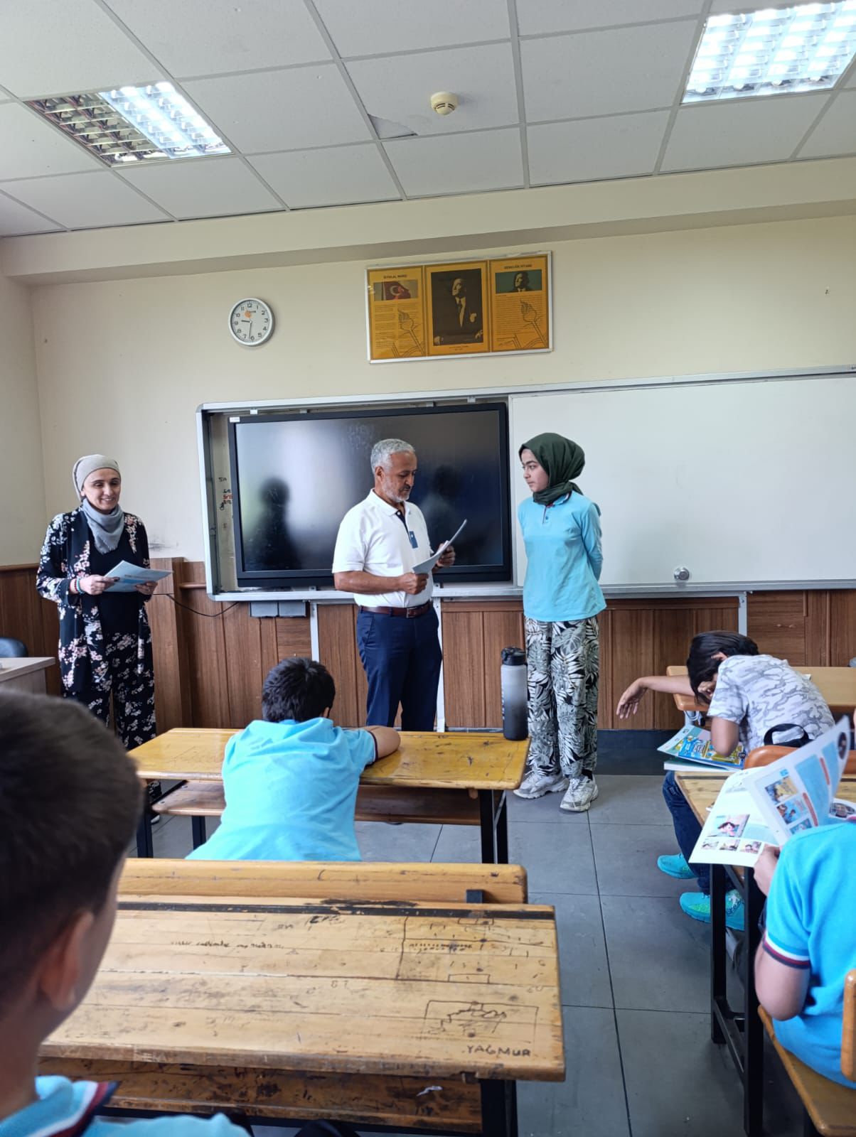 Manisalı Öğrencilerle Edebiyat Yolculuğu Dr. Muzaffer Yurttaş’tan Ilham Veren Günlük Söyleşisi (3)