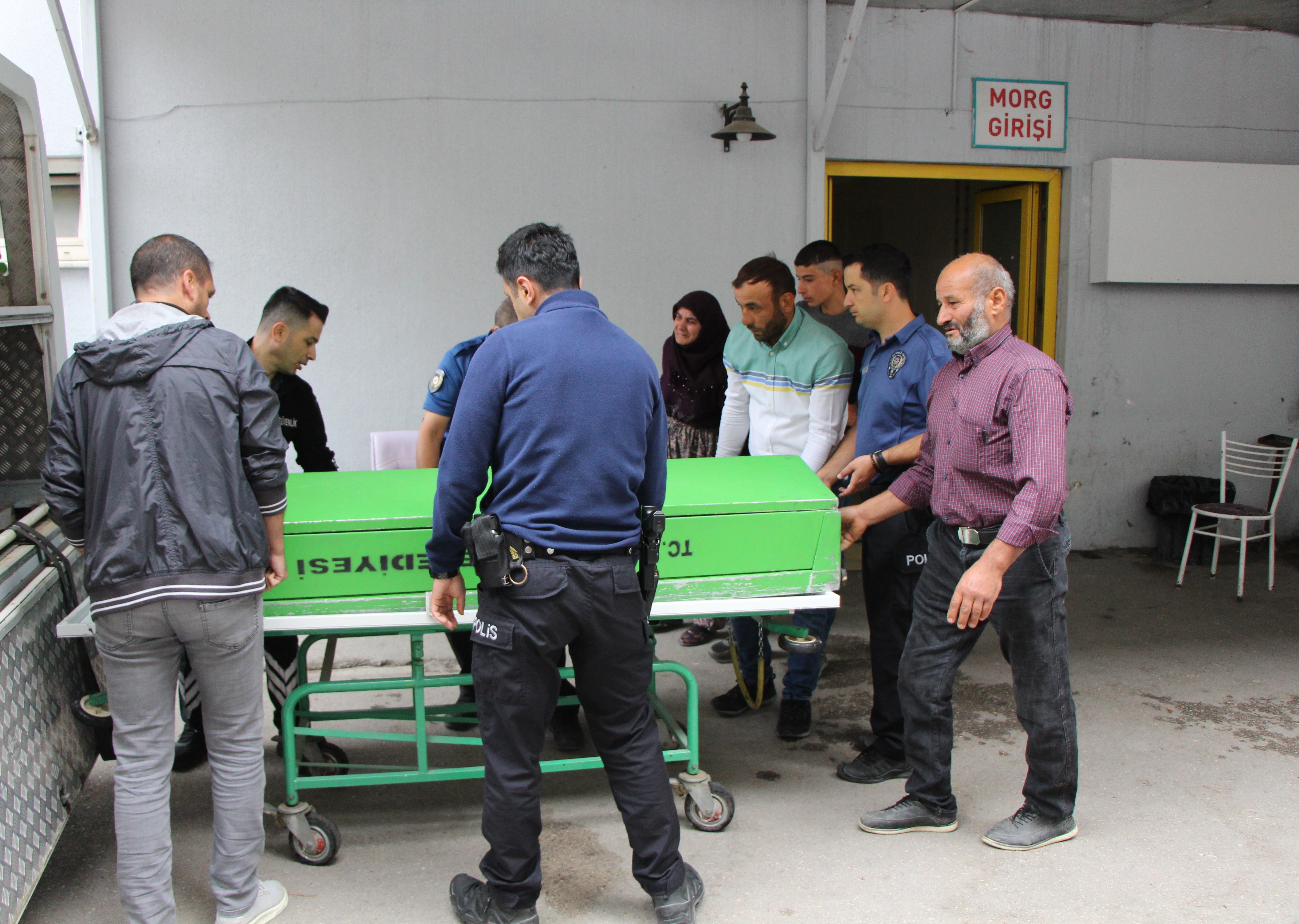 Cezaevinden Çıkan Adam Tartıştığı Eşini Vurup Intihar Etti (1)