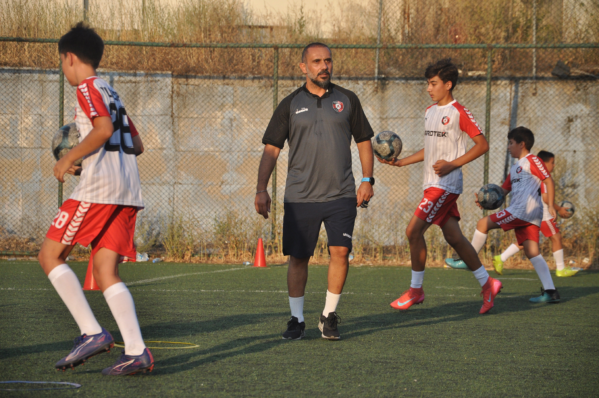 Minik Yıldızlar Sahaya Indi Yıldızspor 45 Fk Yaz Futbol Okulu Başladı (2)
