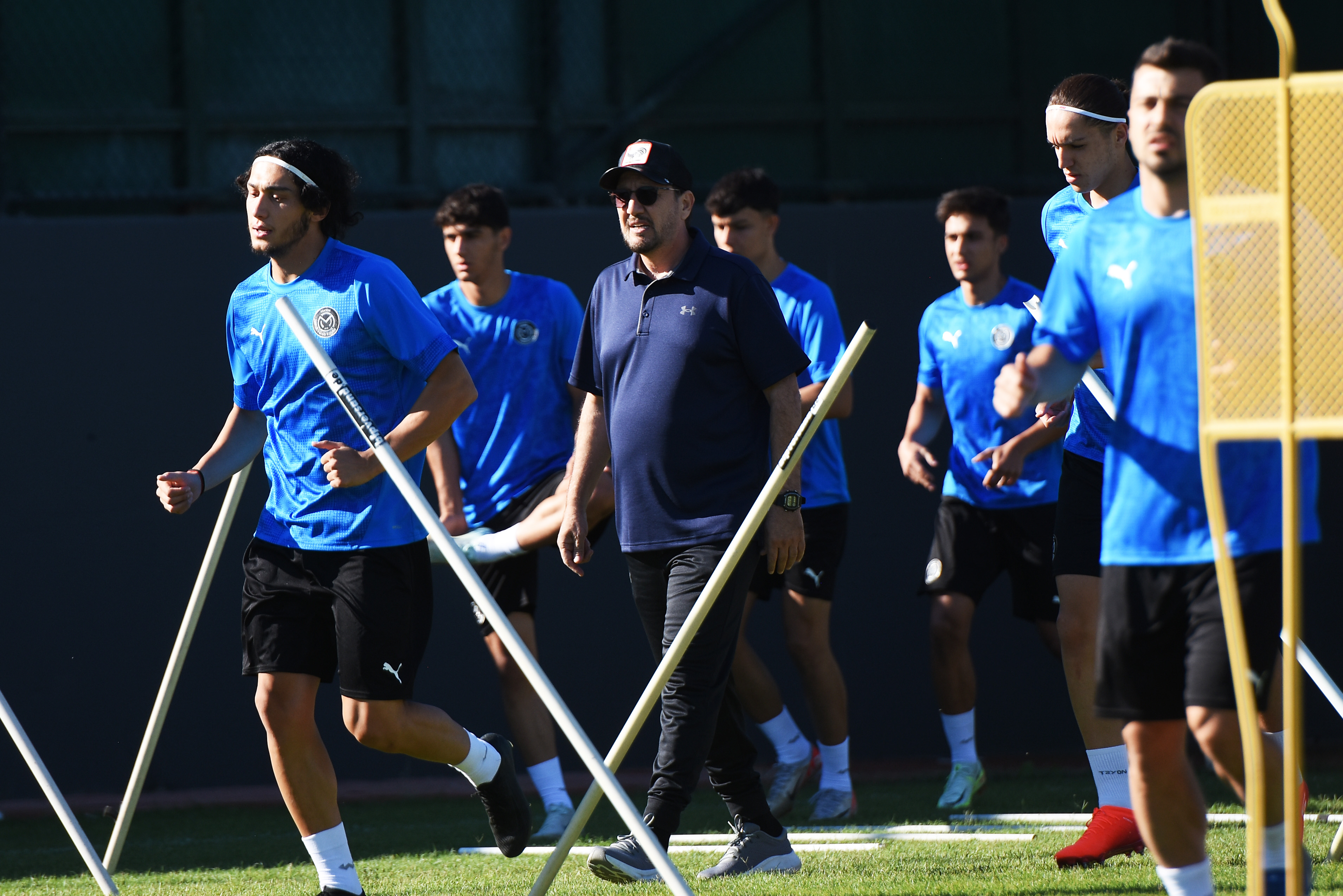Siyah Beyazlılarda Tempolu Başlangıç Manisa Fk Yeni Sezon Için Sahada! (2)