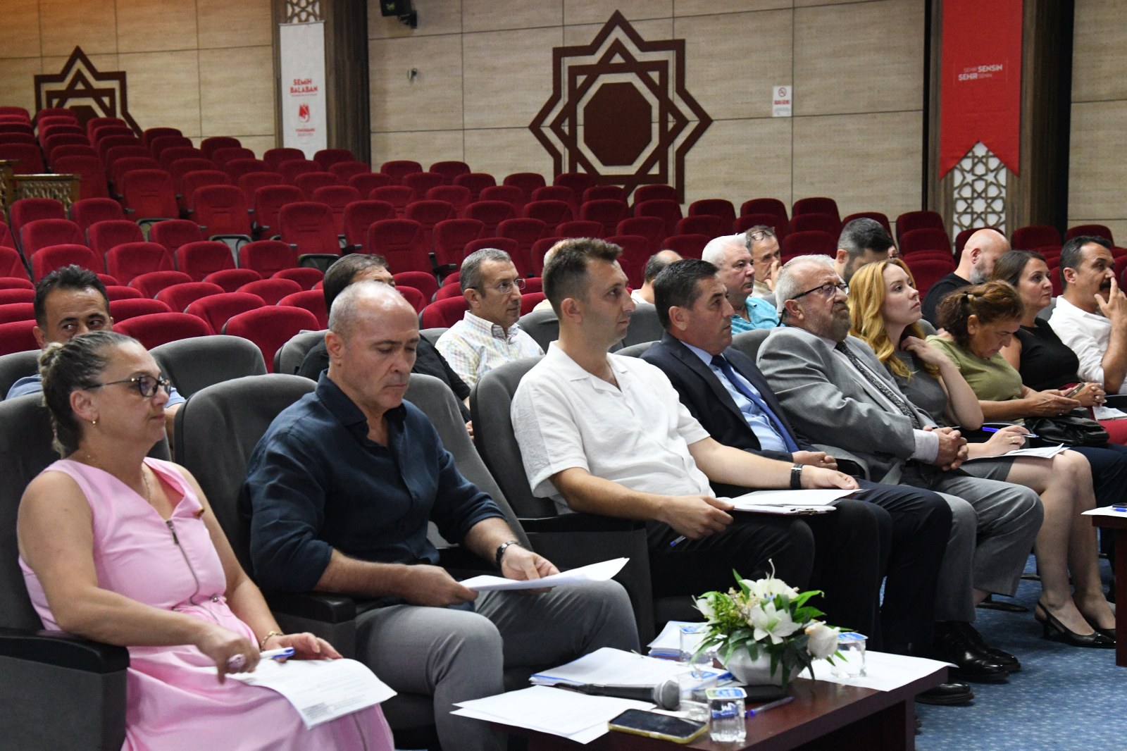 Yunusemre Meclisi’nde İsmail Bilen Anıldı, Orman Yangınlarına Tepki Yükseldi (7)